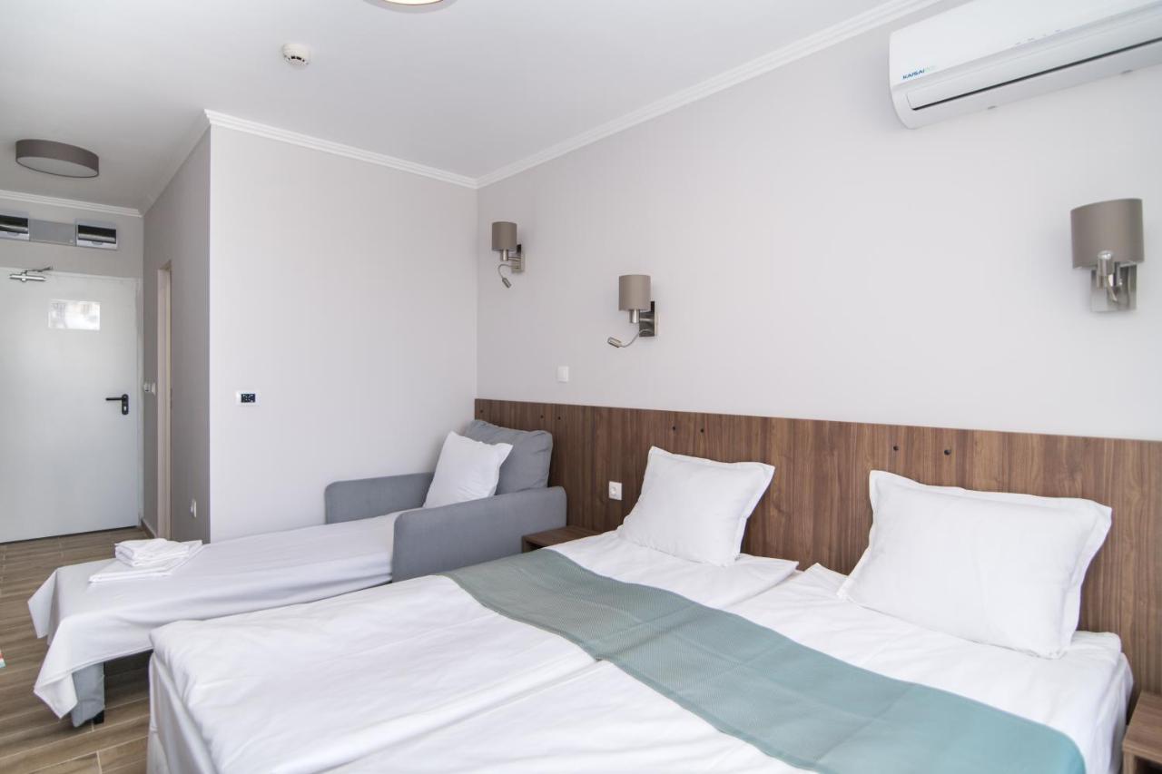 Cinema Hotel Primorsko Esterno foto