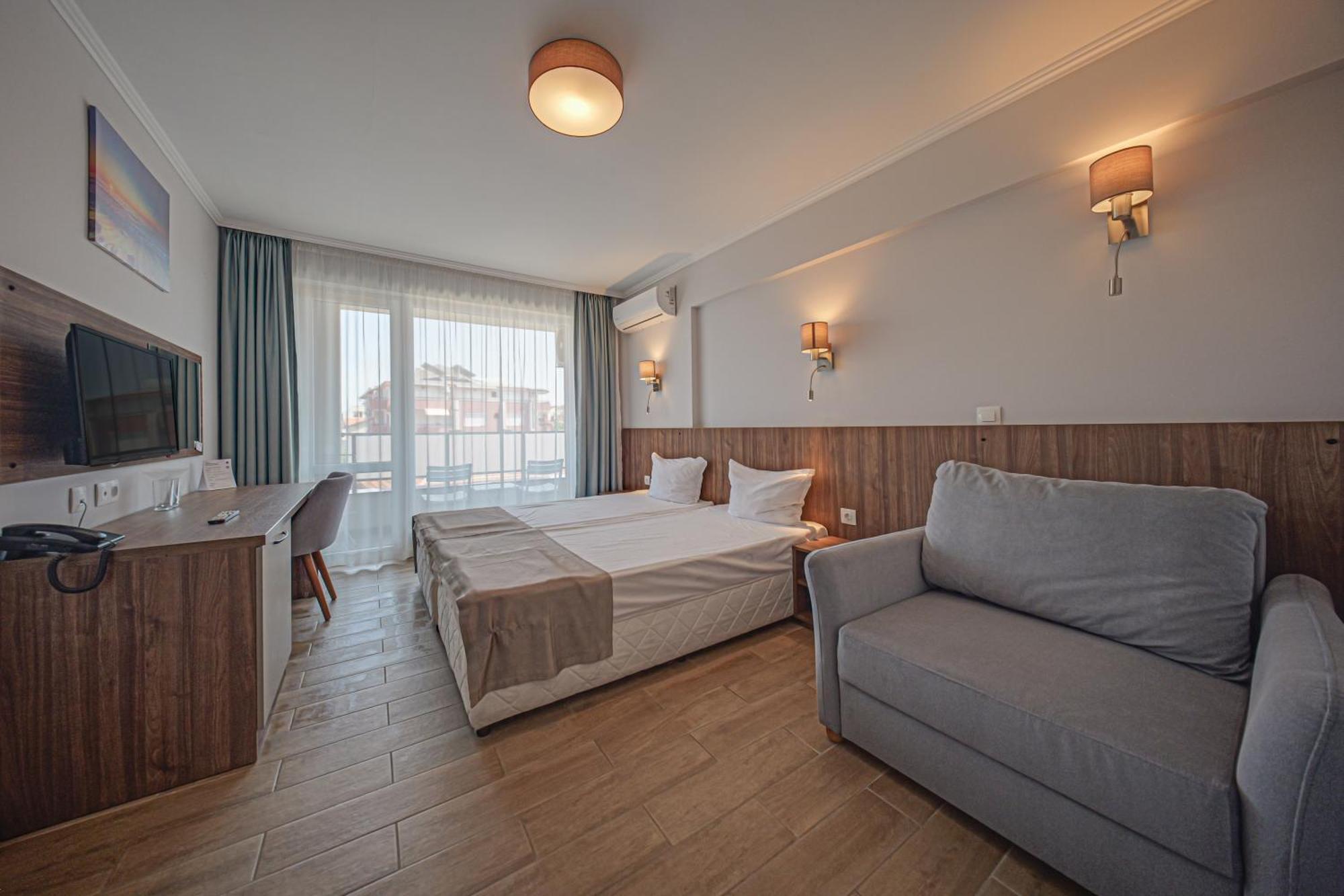 Cinema Hotel Primorsko Esterno foto